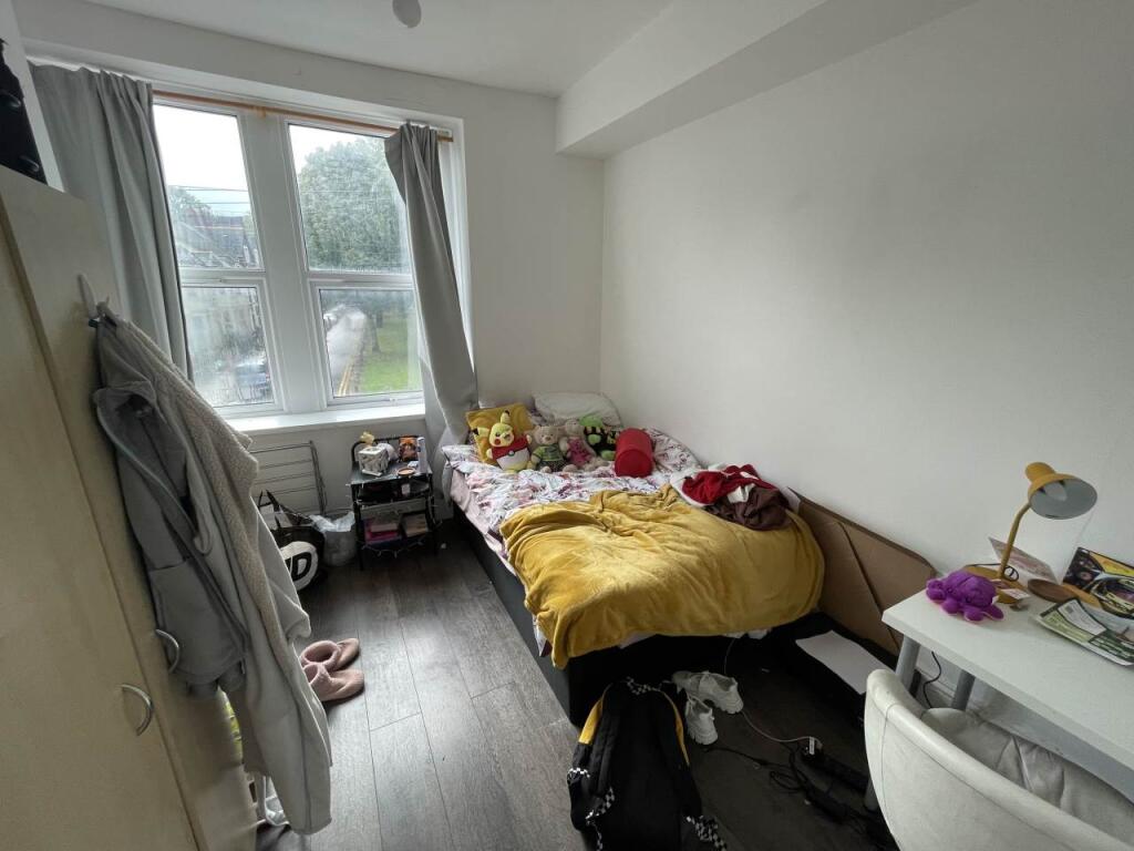 Bedroom 2 (1)
