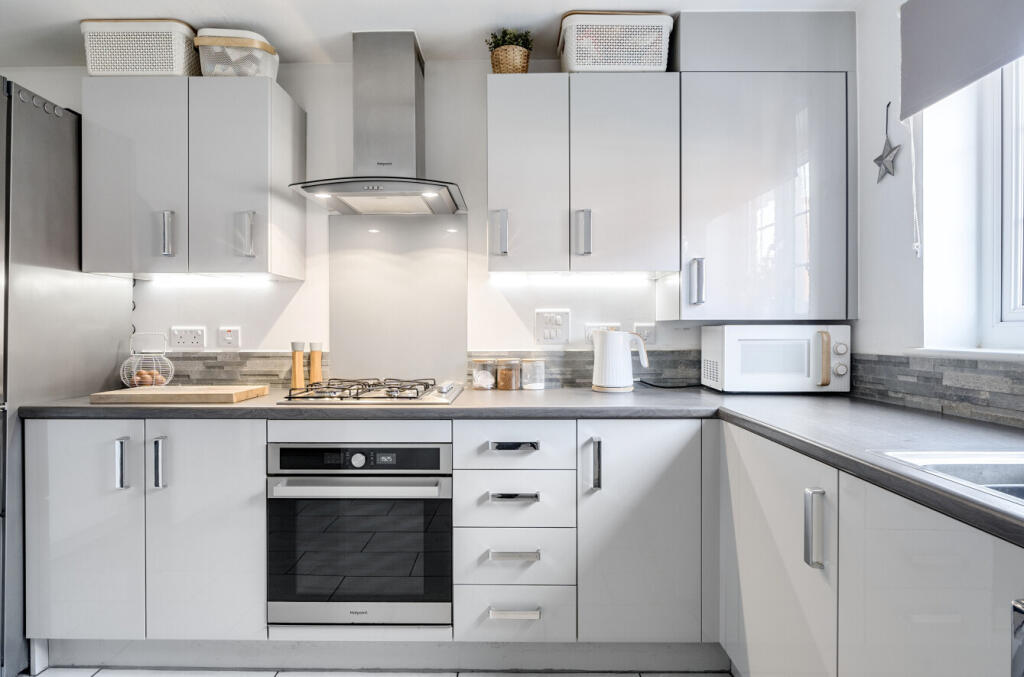 1315837-13-685e64...