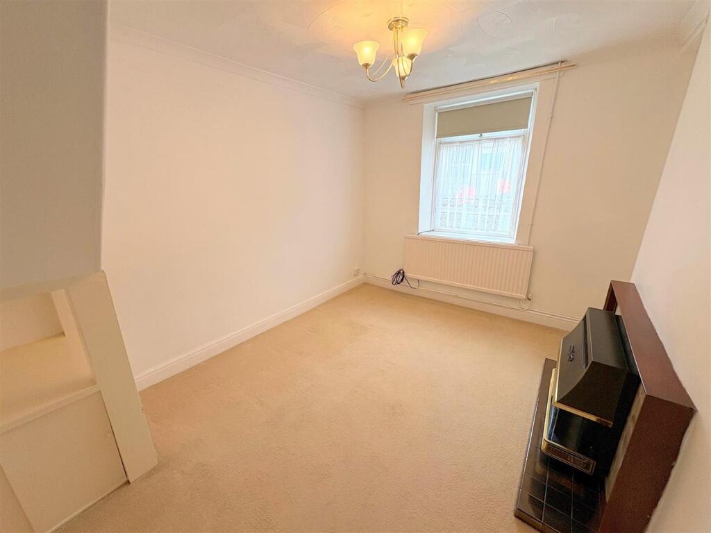 Bedroom 3a.jpg