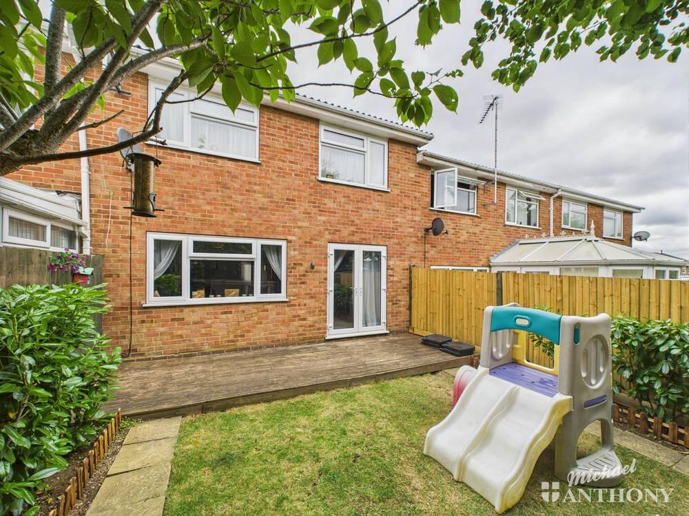 CAM02773G0-PR0318-STILL021-thumbnail-h750-70