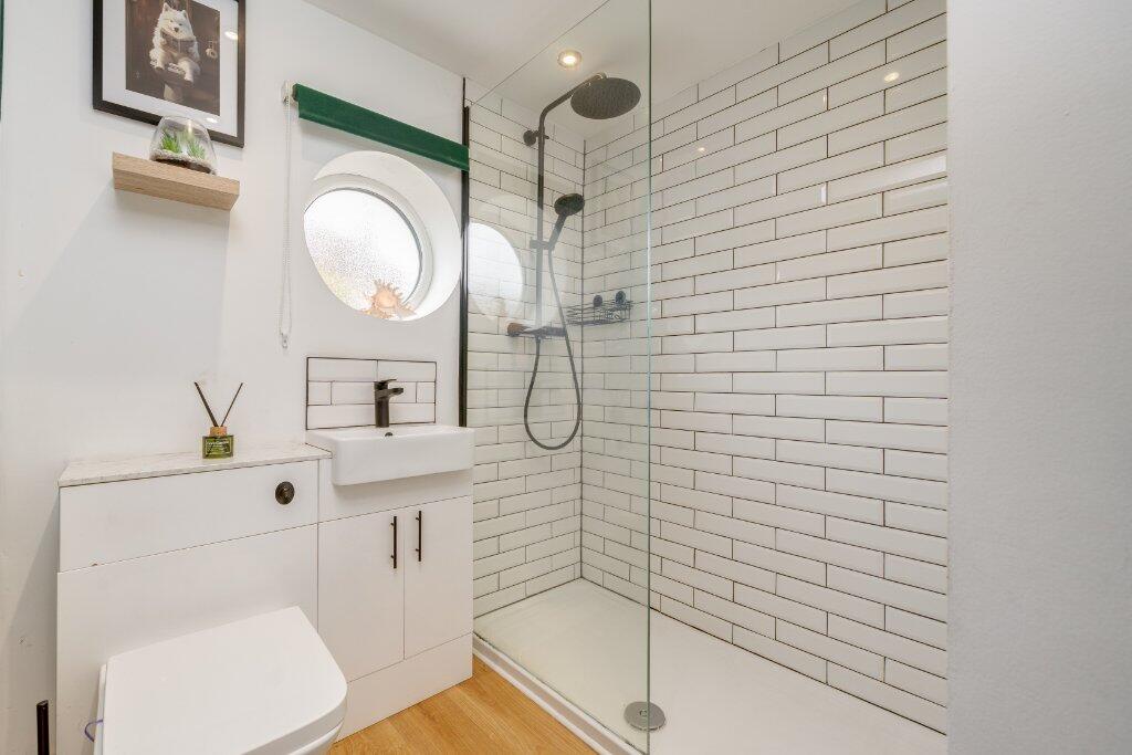 Contemporary Shower