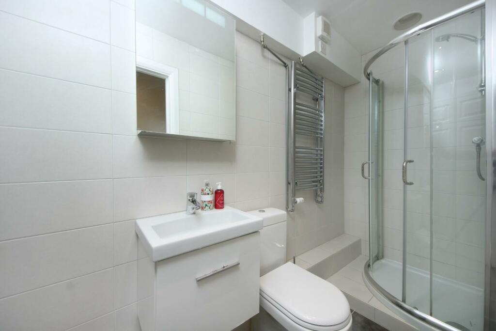 GV- F2-47 The Avenue (16).jpg