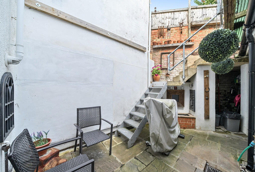 1347997-14-68bb02...