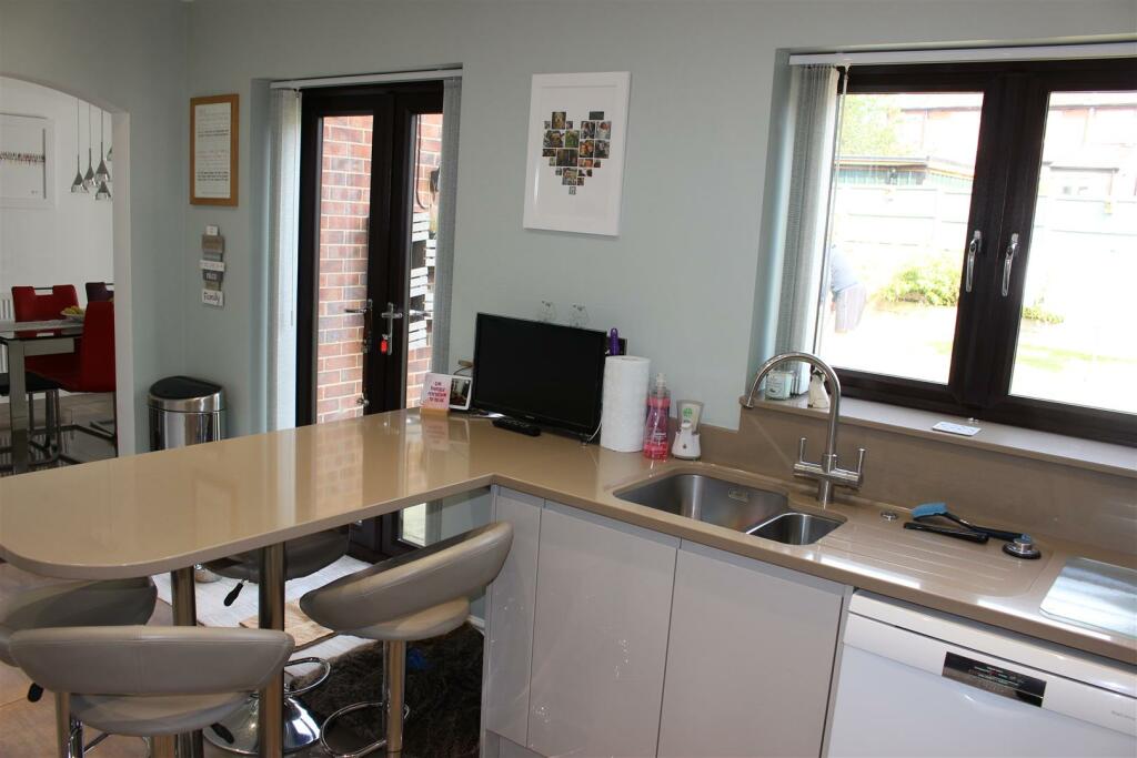 Luxury Breakfast Kitchen