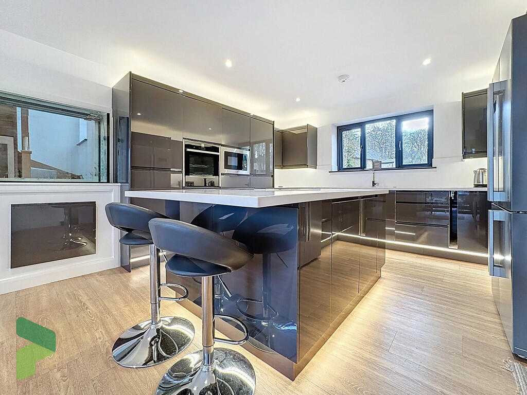 Fitted Breakfast ...