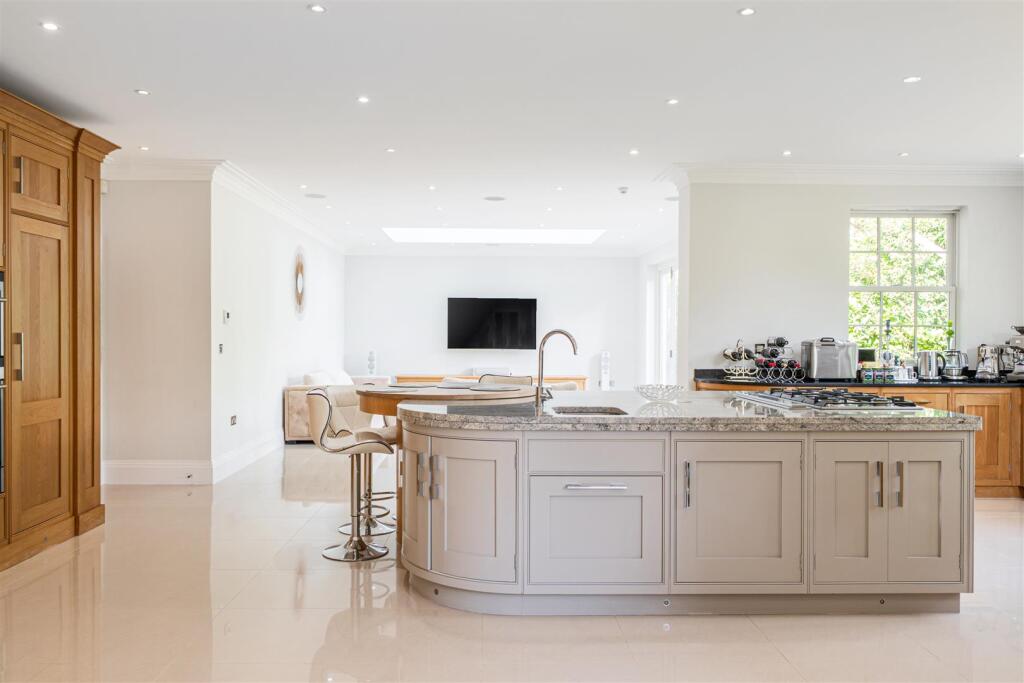 Kitchen/Breakfast/Family Room