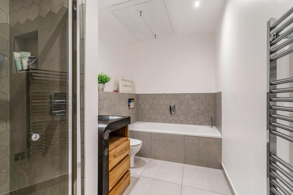 90061_Flat 1 Gable House (25)_low.jpg