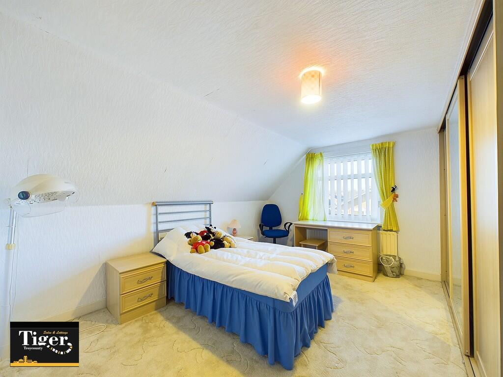 CAM02176G0-PR0453...