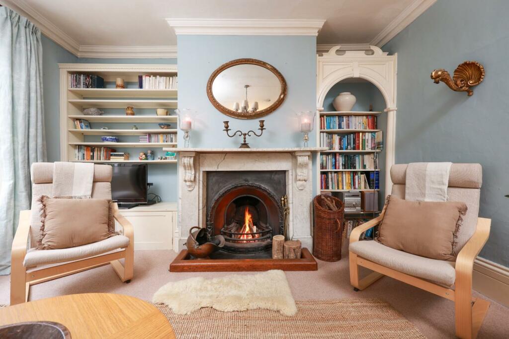 24 Montague Hill 22.JPG