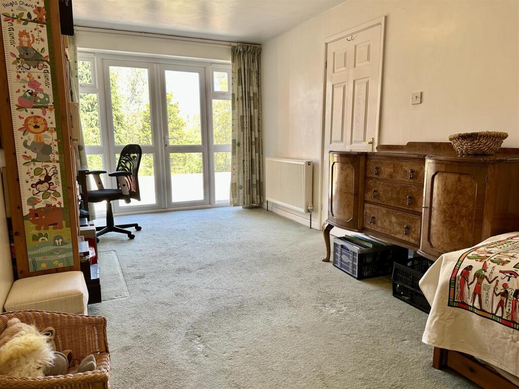 office/family room/bed 4