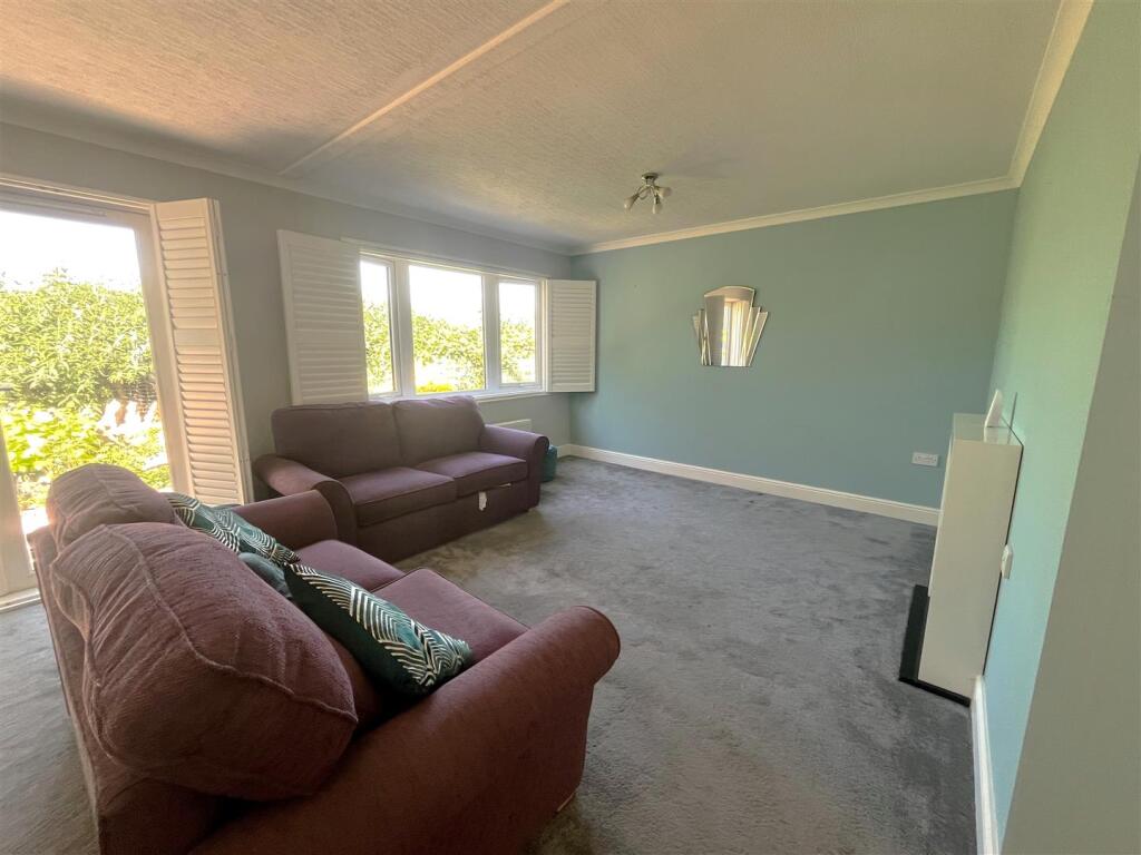 Lounge.jpg