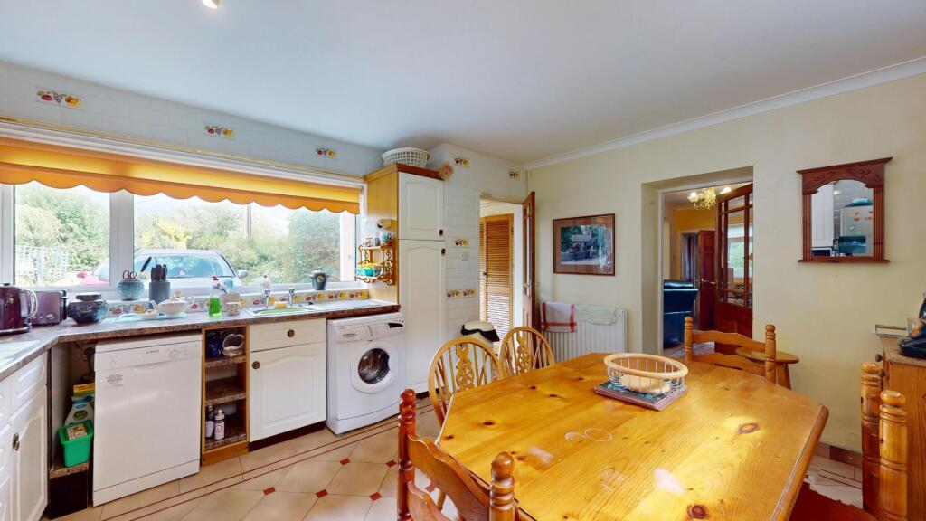 KITCHEN/BREAKFAST ROOM