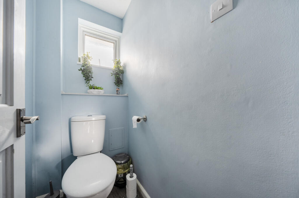 1309923-4-686da3e...