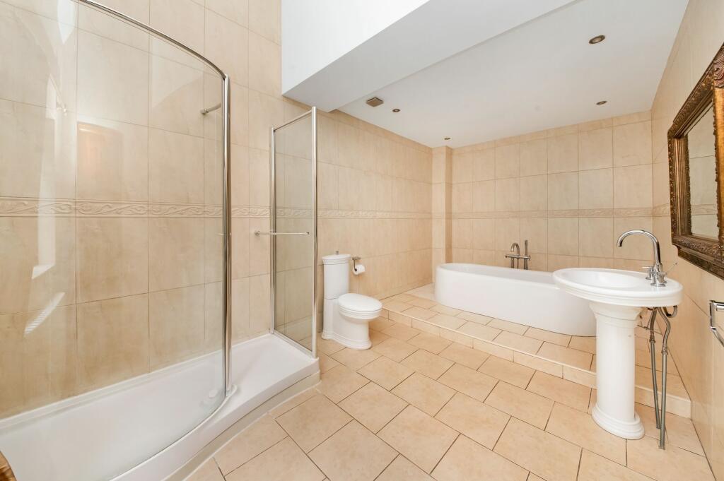BEDROOM ONE EN-SUITE