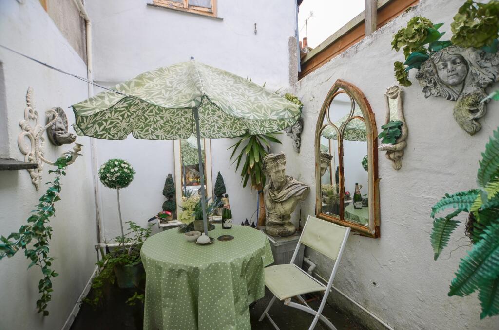 To Book A Viewing Call TPS Lostwithiel on 01208 87