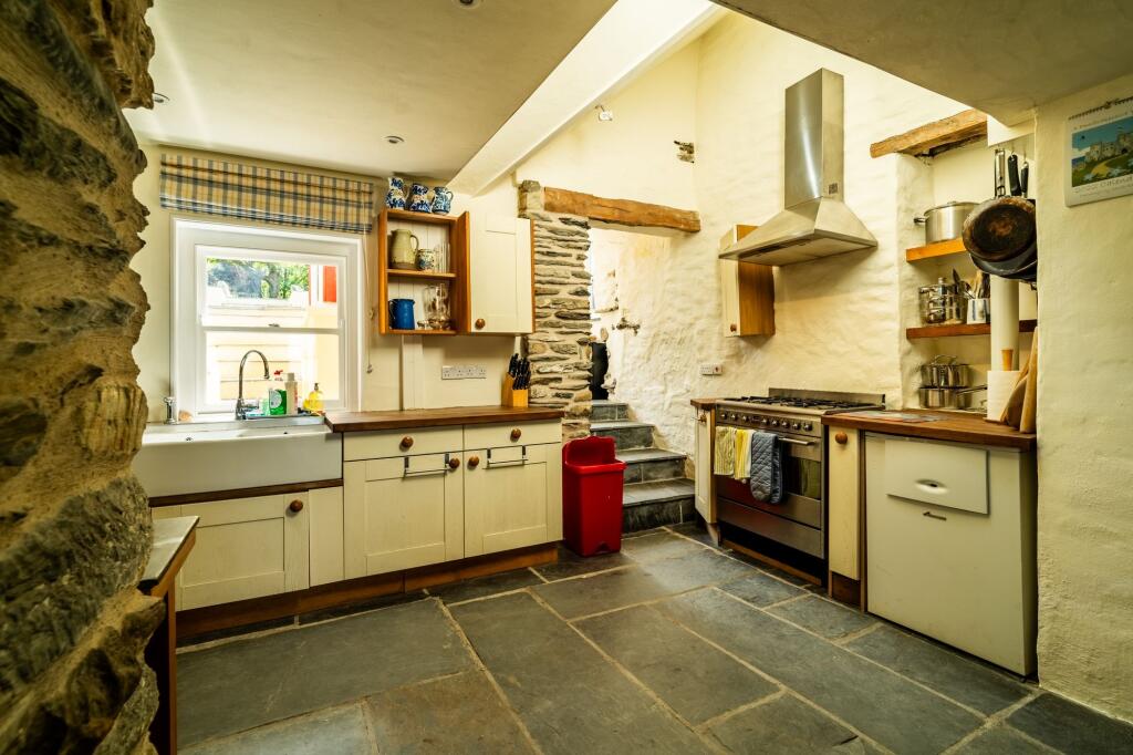 Open-Plan Kitchen / Dining Room