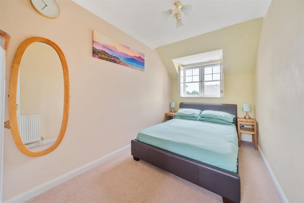 Bedford Grove Bed 2.jpg