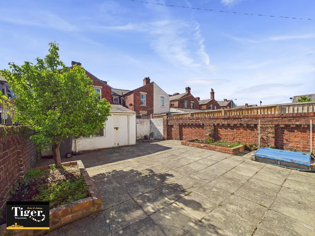 CAM02176G0-PR0580...