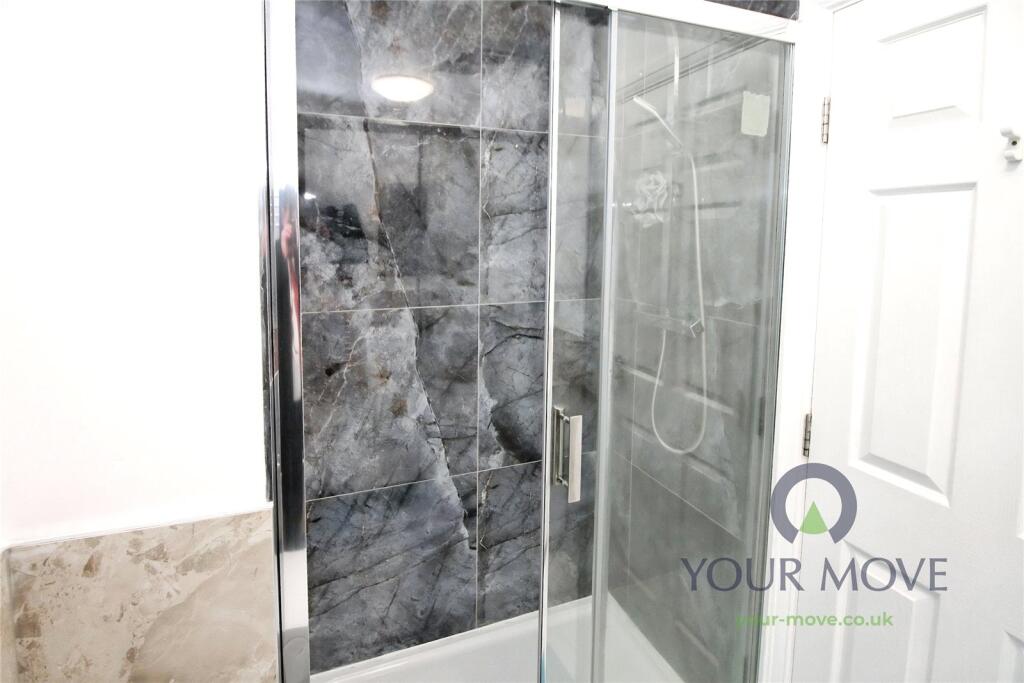 En-Suite Shower