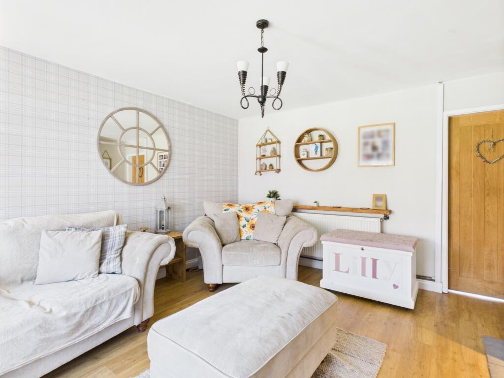 CAM03729G0-PR0092-STILL002