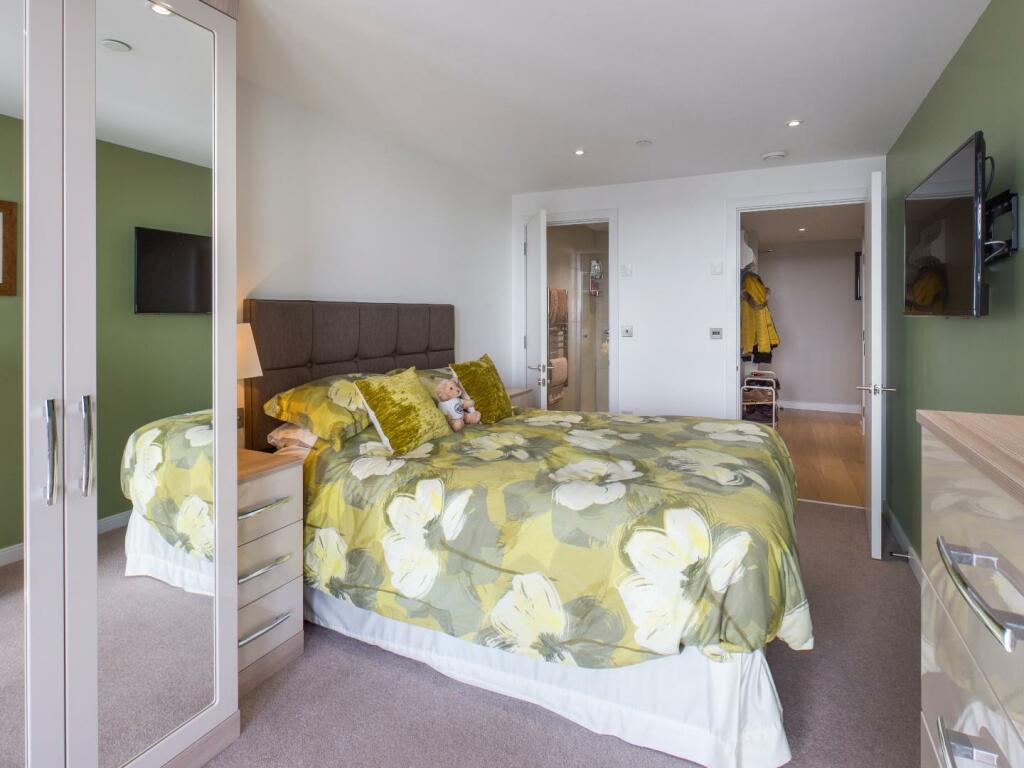 Master bedroom.jpg
