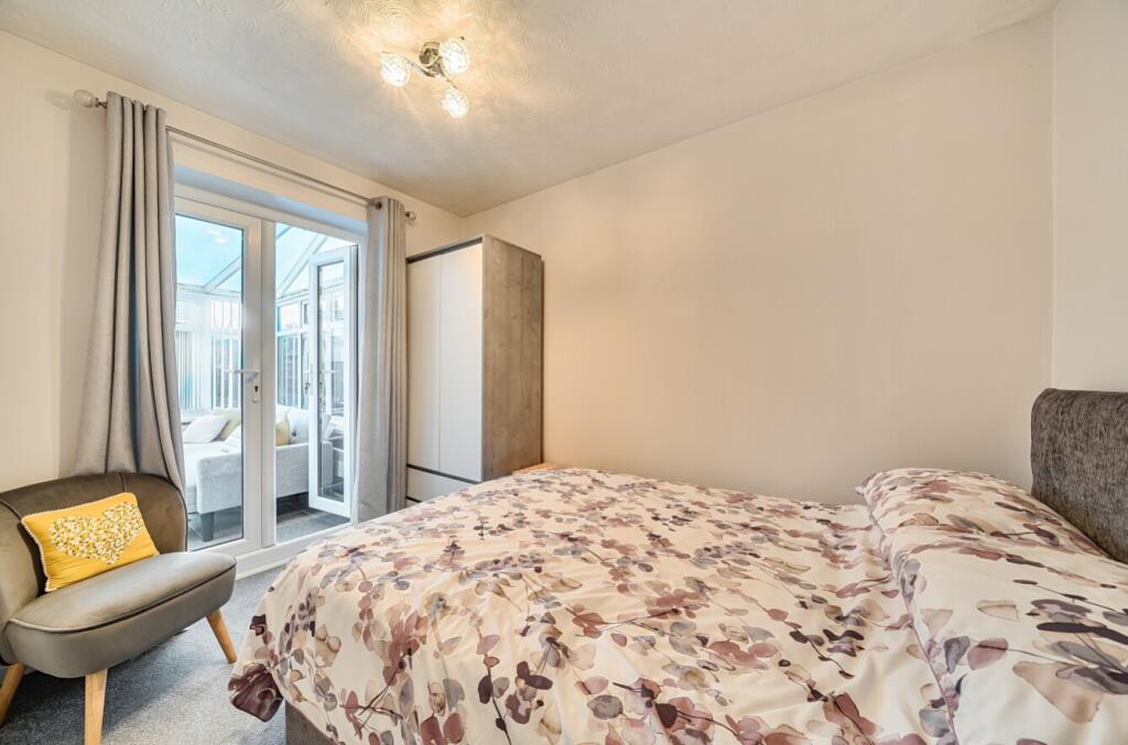 1374465-8-6904e7b328111