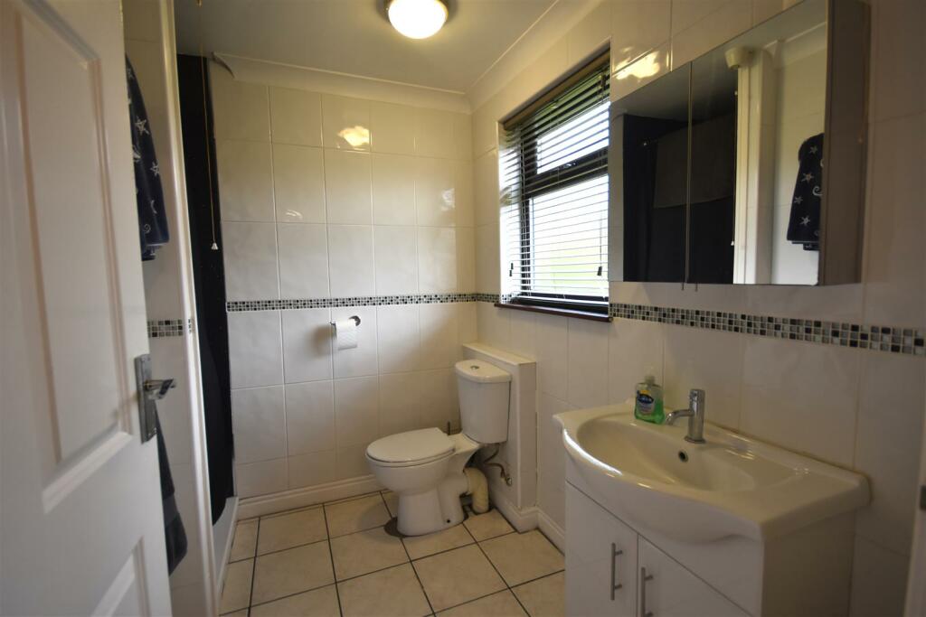 Annexe - Shower Room
