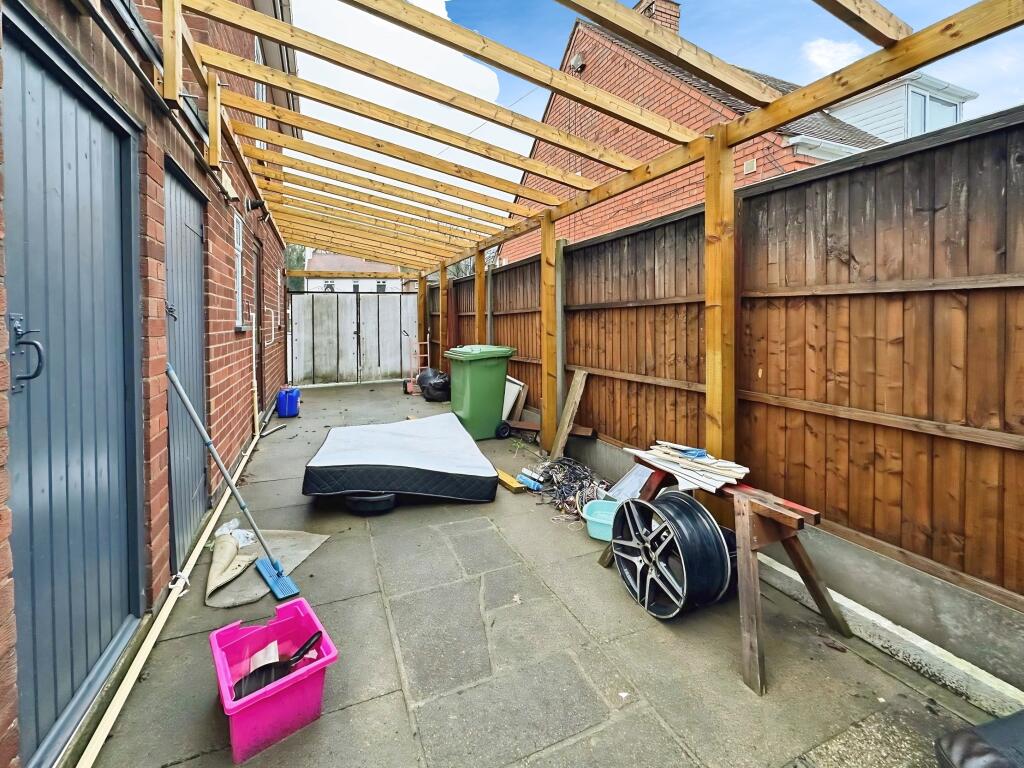 5483e6bc-13 T202511211647.jpg