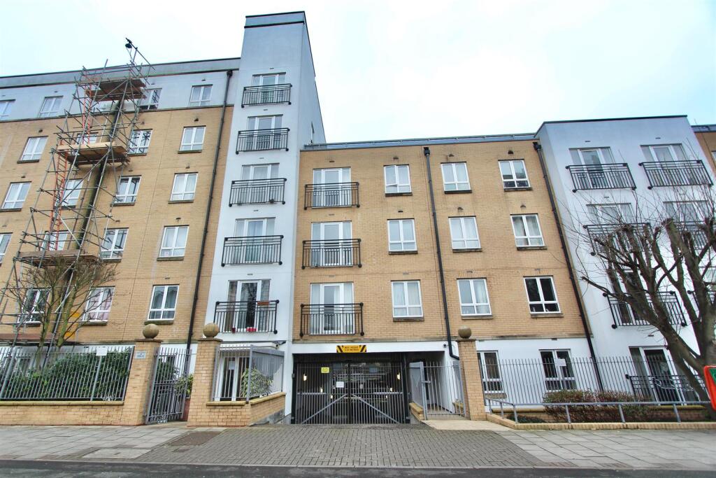 Granite Apartments, E15