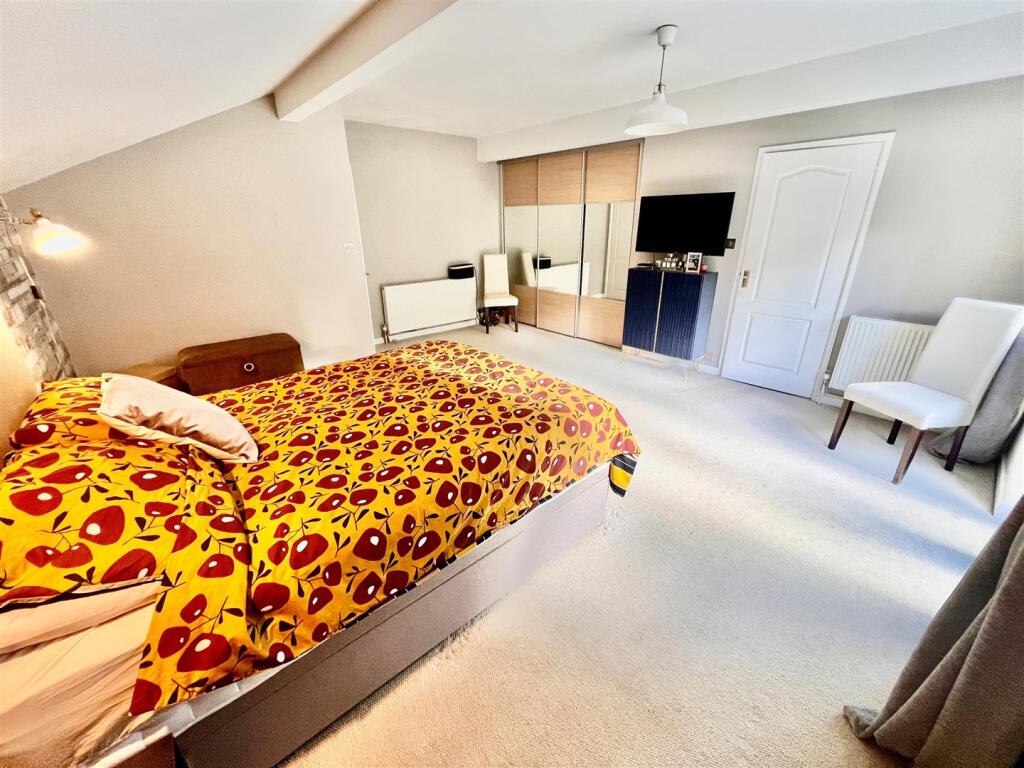 bed 1,2.jpg