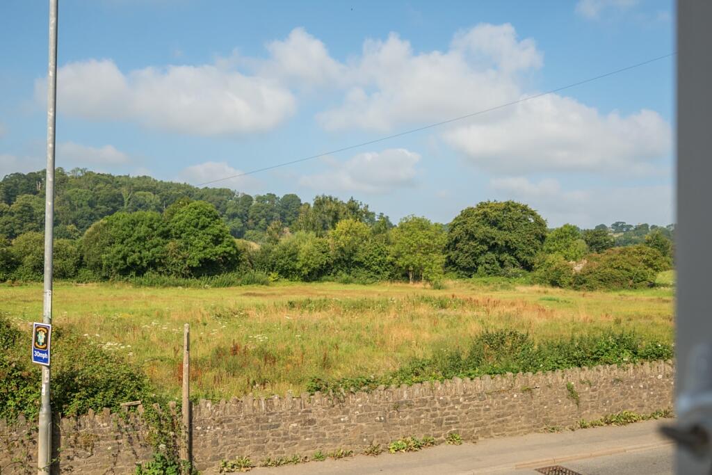 1328030-8-68834788e30e7