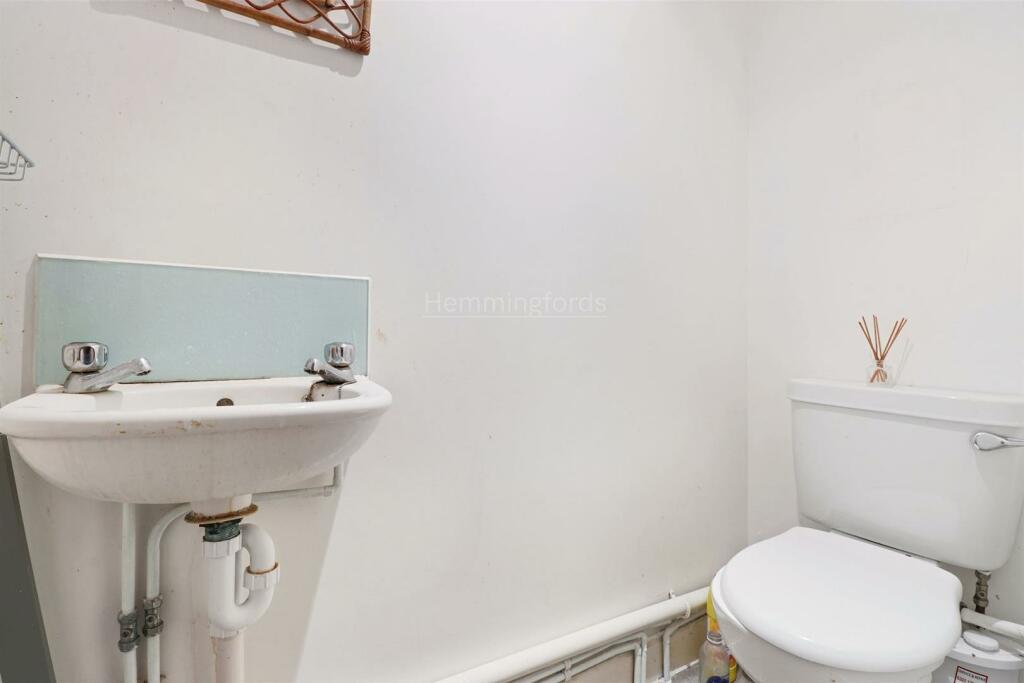 14-634d80139 AM HMF 68, Tredegar Road London, E3 2