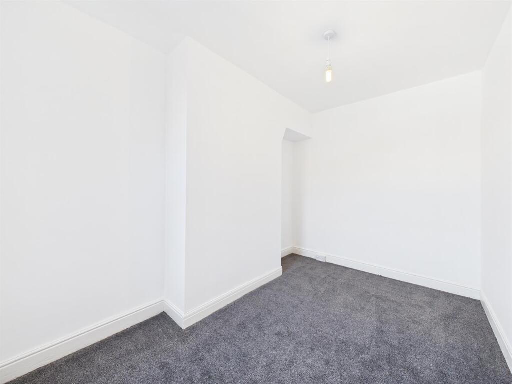 Bedroom: