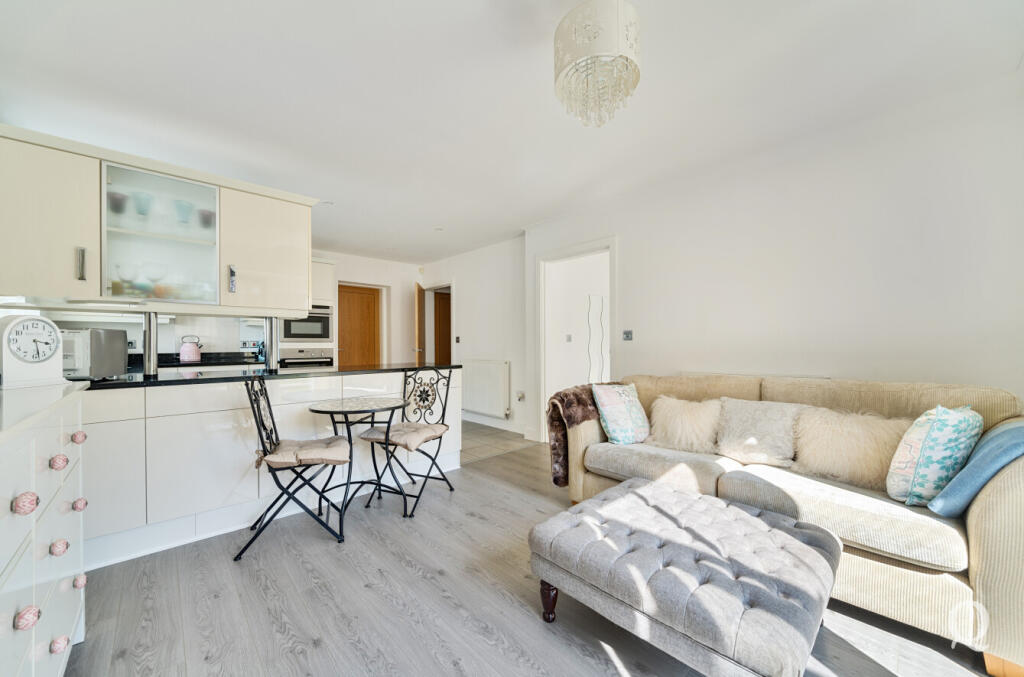 ef89e91a-3b73-4aa...