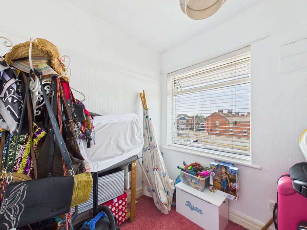 CAM02386G0-PR0135-STILL027