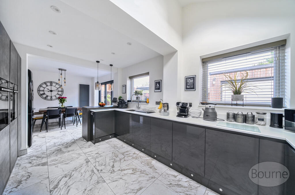 8310d33f-a7f8-4b3...