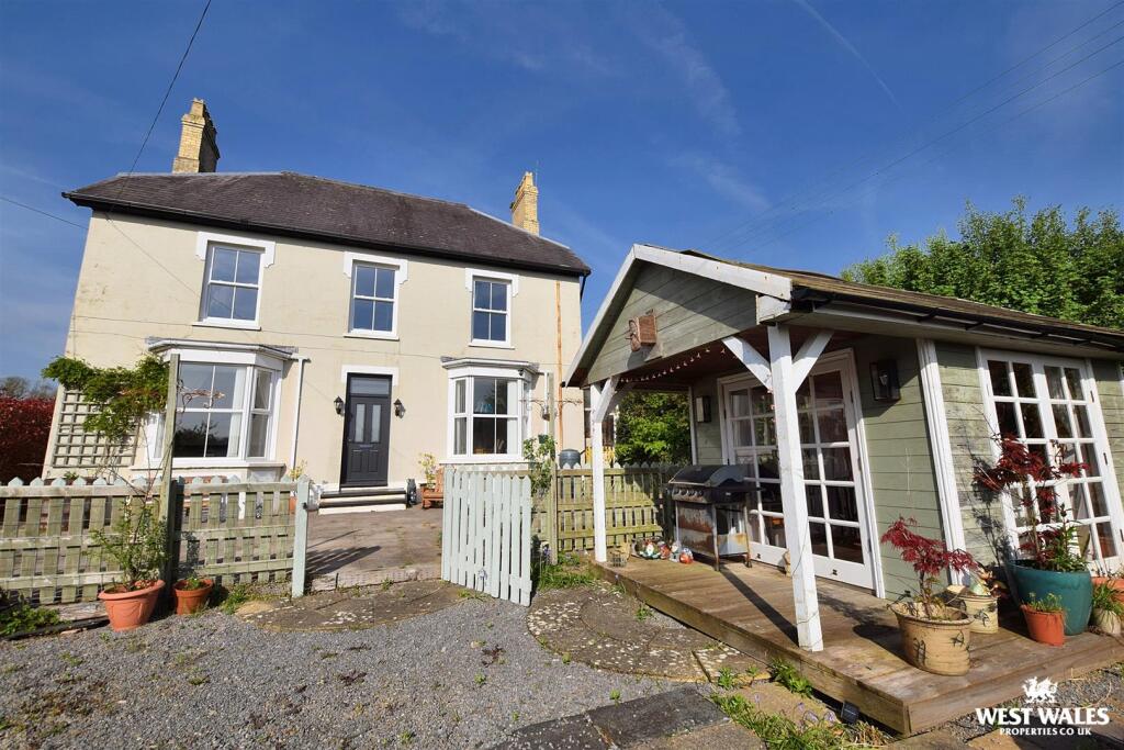 Front of Property / Summerhouse