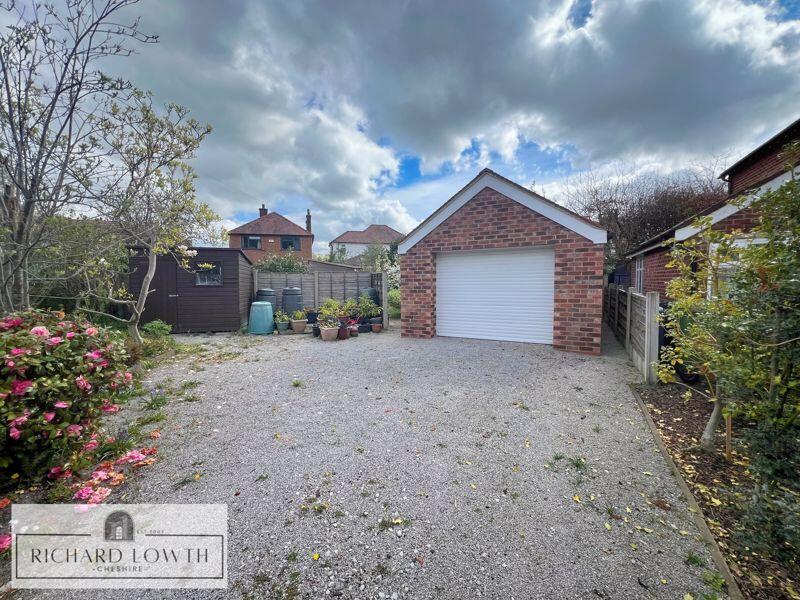 Detached Garage &amp; Parking