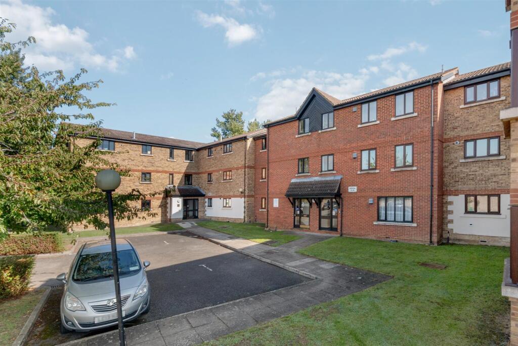 Birchwood Close