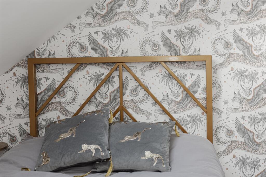 4 Tulyar Mews, Nork Gardens, Banstead (8).jpg