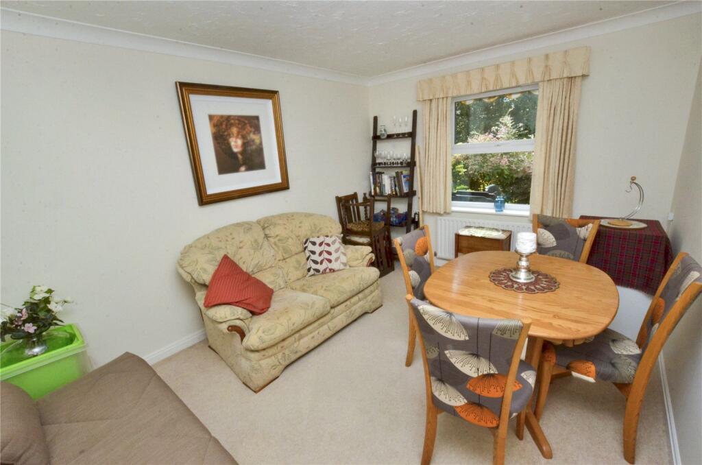 Dining/Bedroom 3