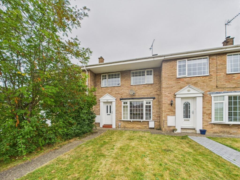 3 Bedroom Mid Terrace House - For Sale