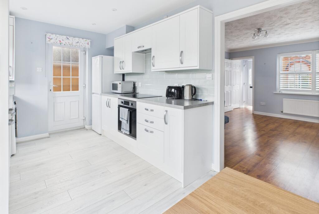 CAM02519G0-PR0285-STILL005