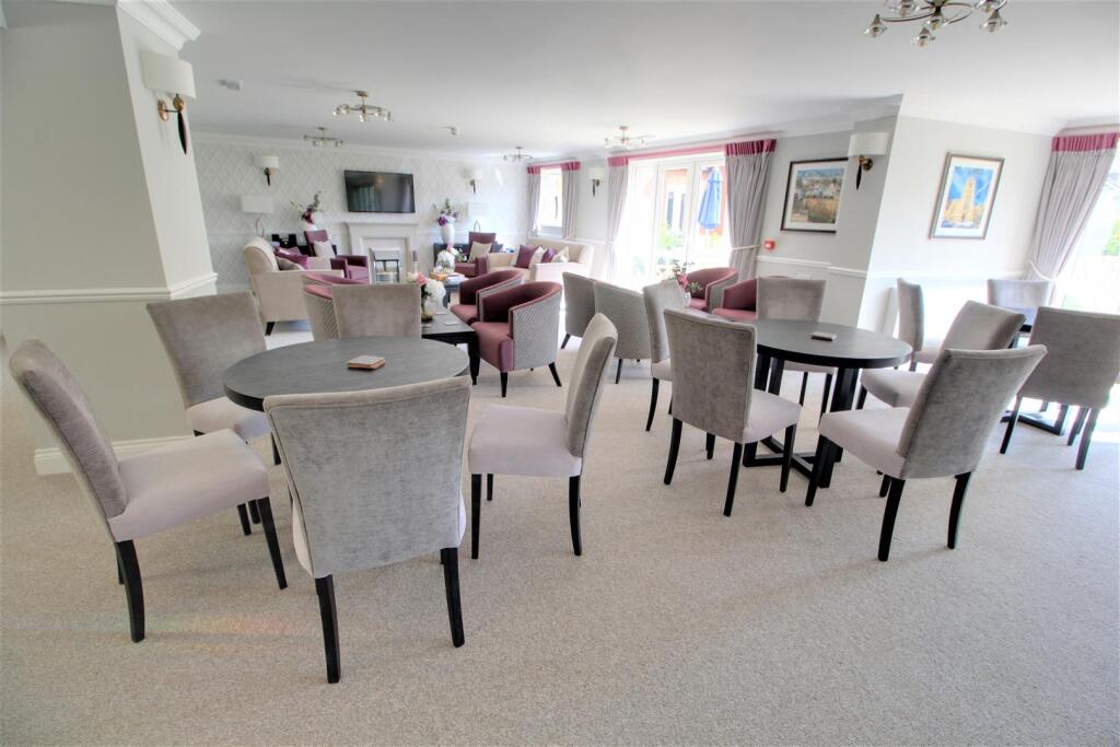 Owners Lounge (2).jpg