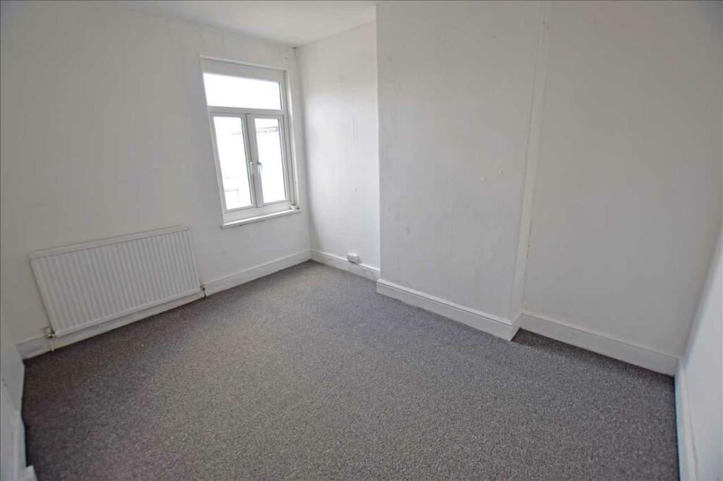 MIDDLE BEDROOM NO.2
