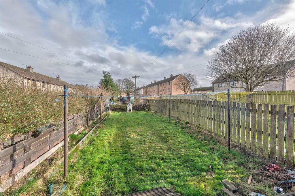 27 Balmoral Avenue Dundee-13.JPG