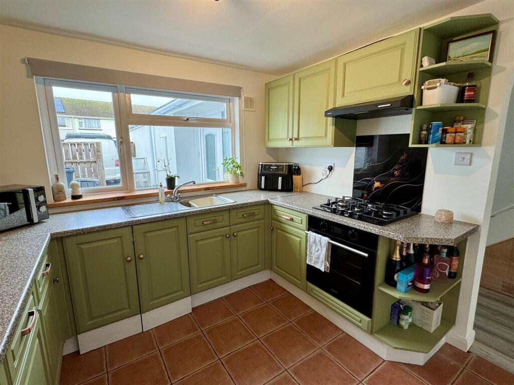 14 Bramble Close Kitchen