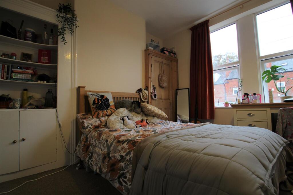 Bedroom 5.jpg