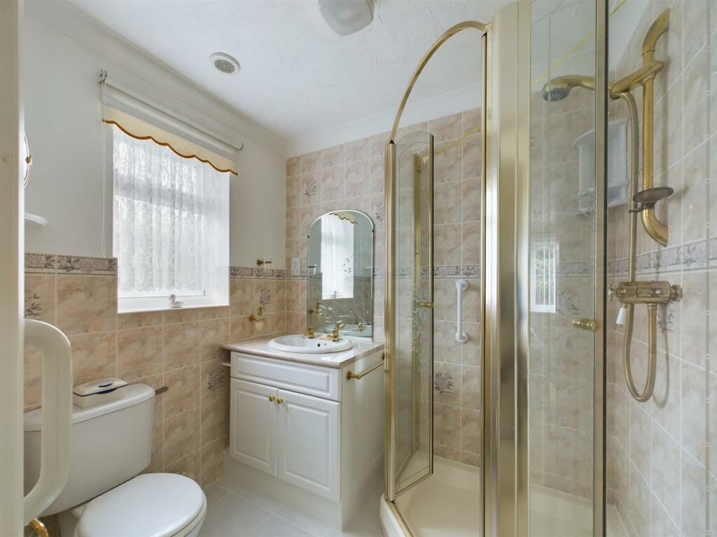 En-suite Bathroom