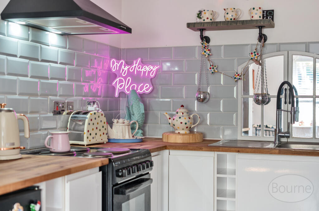 1077a6f2-b3bd-4e8...